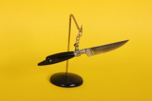 SBH4013 - Sürmene elyapımı yunusbaş masaüstü bıçağı.