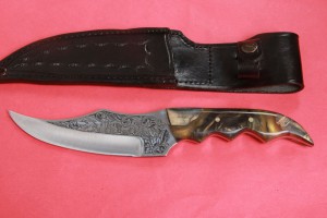 SBH4121 - Sürmene elyapımı gravur işlemeli av bıçakları